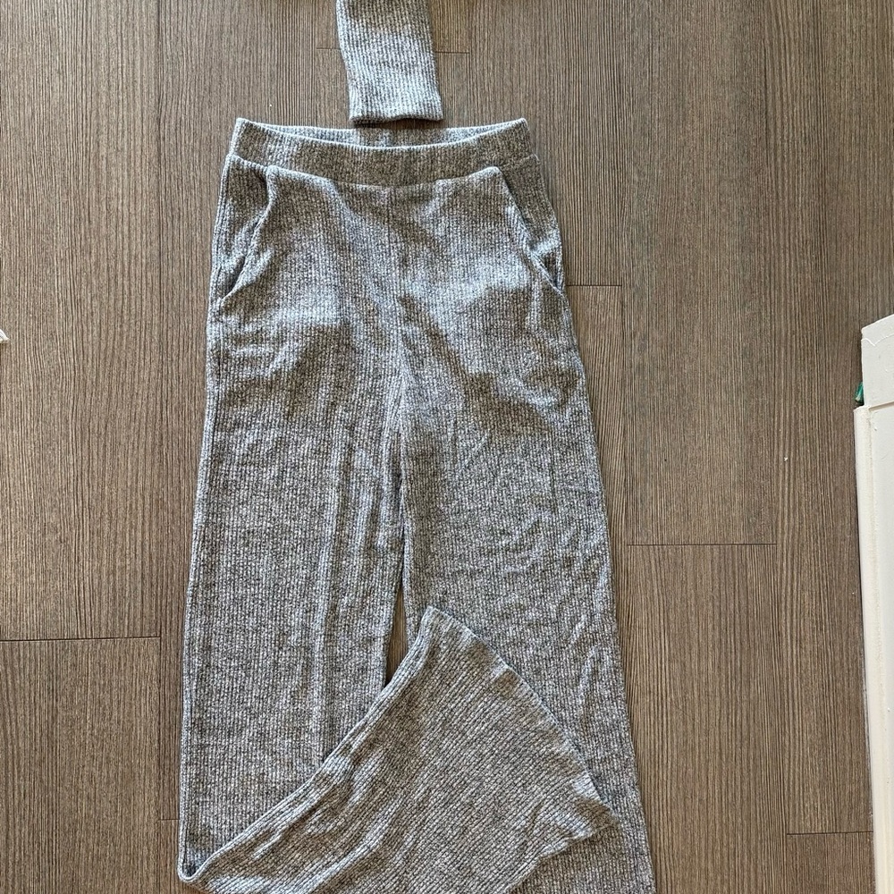 Set: Gray Knit Wide-Leg Pants and top